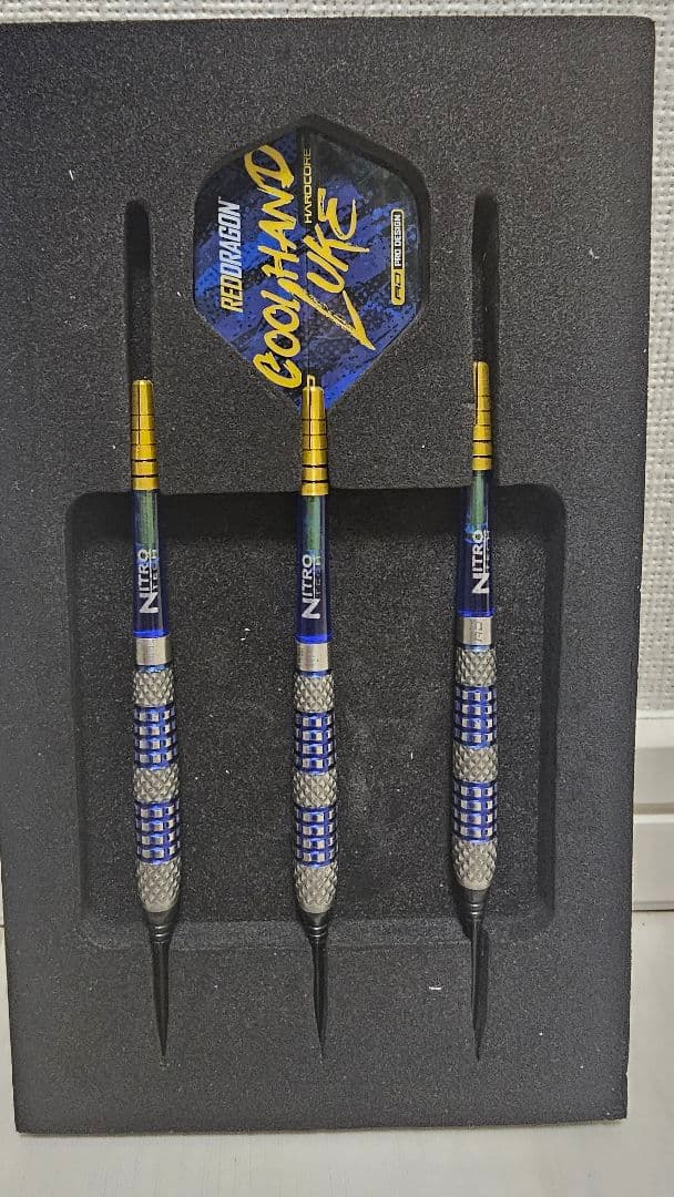 【美品】RED DRAGON COOLHAND LUKE ダーツ 20g
