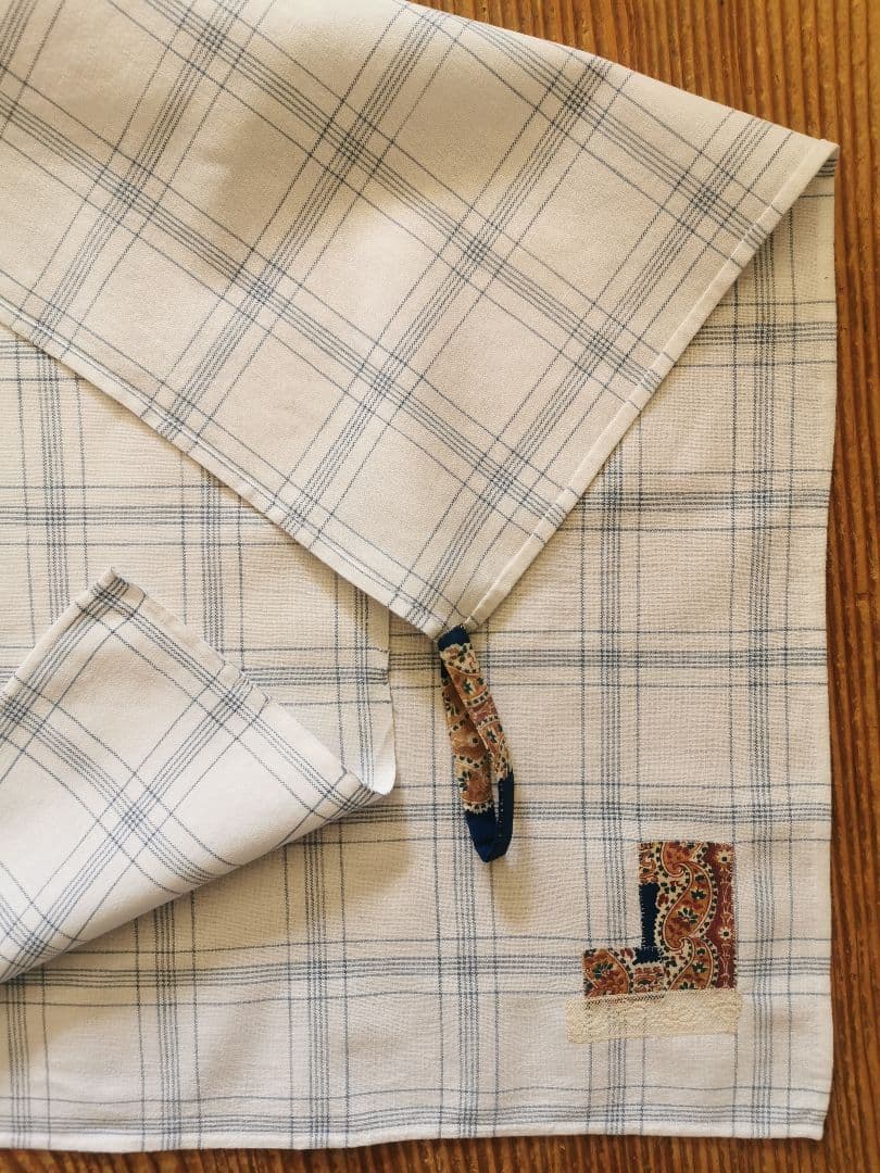 アンティーク インディゴ西洋花更紗アップリケ＆レース装飾付 ブルーチェッククロス