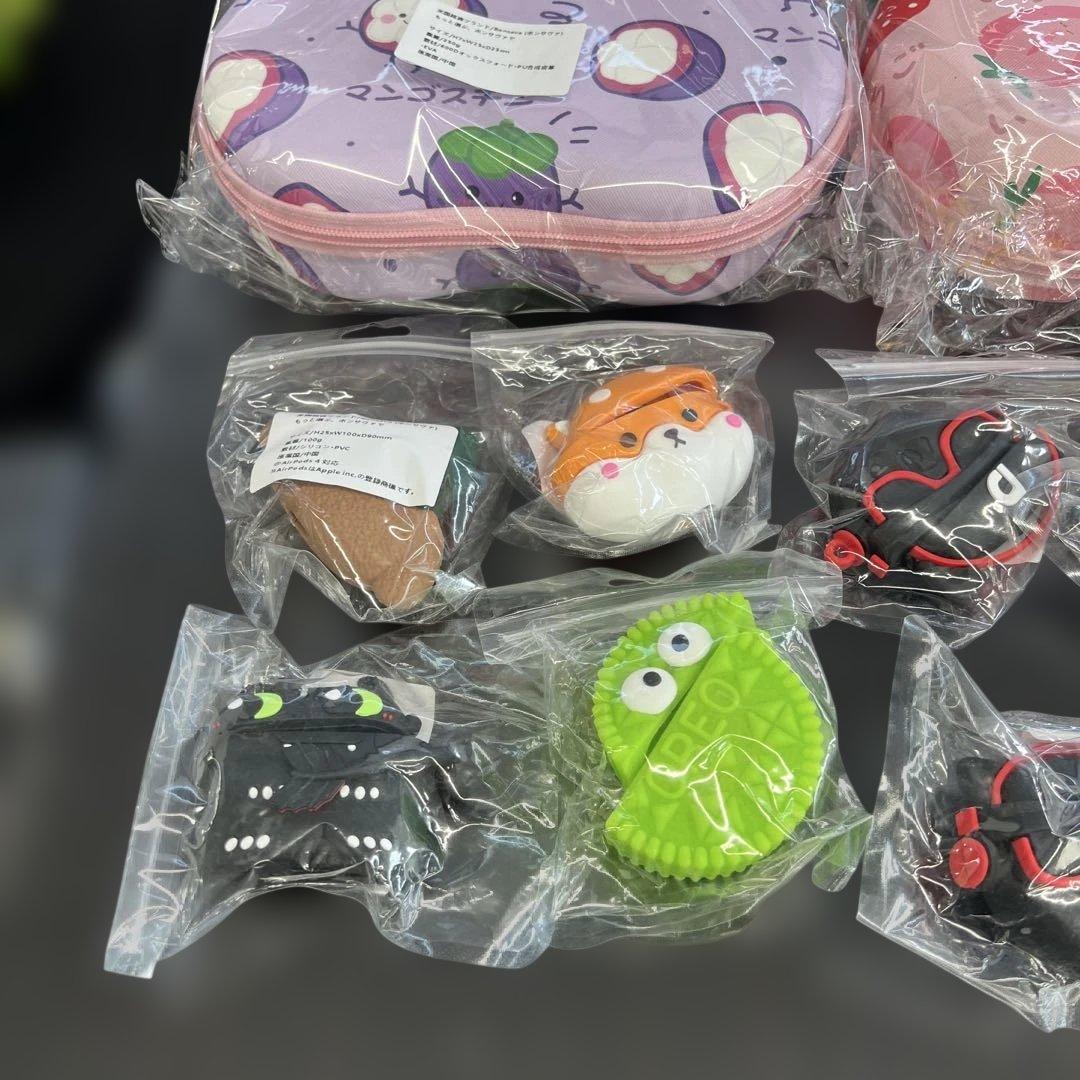 イヤホンケース未使用品　フルーツデザイン、キャラクターまとめ
