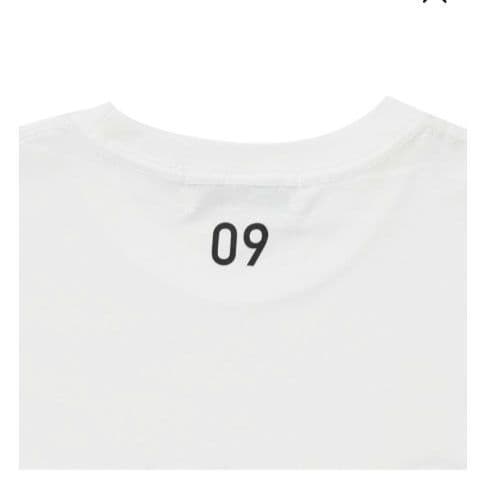 Signature Logo Different Tシャツ FANTASTICS