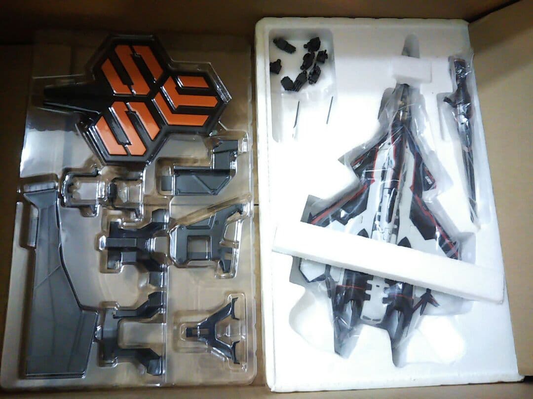 送料込 DX超合金 YF-30 クロノス マクロス30