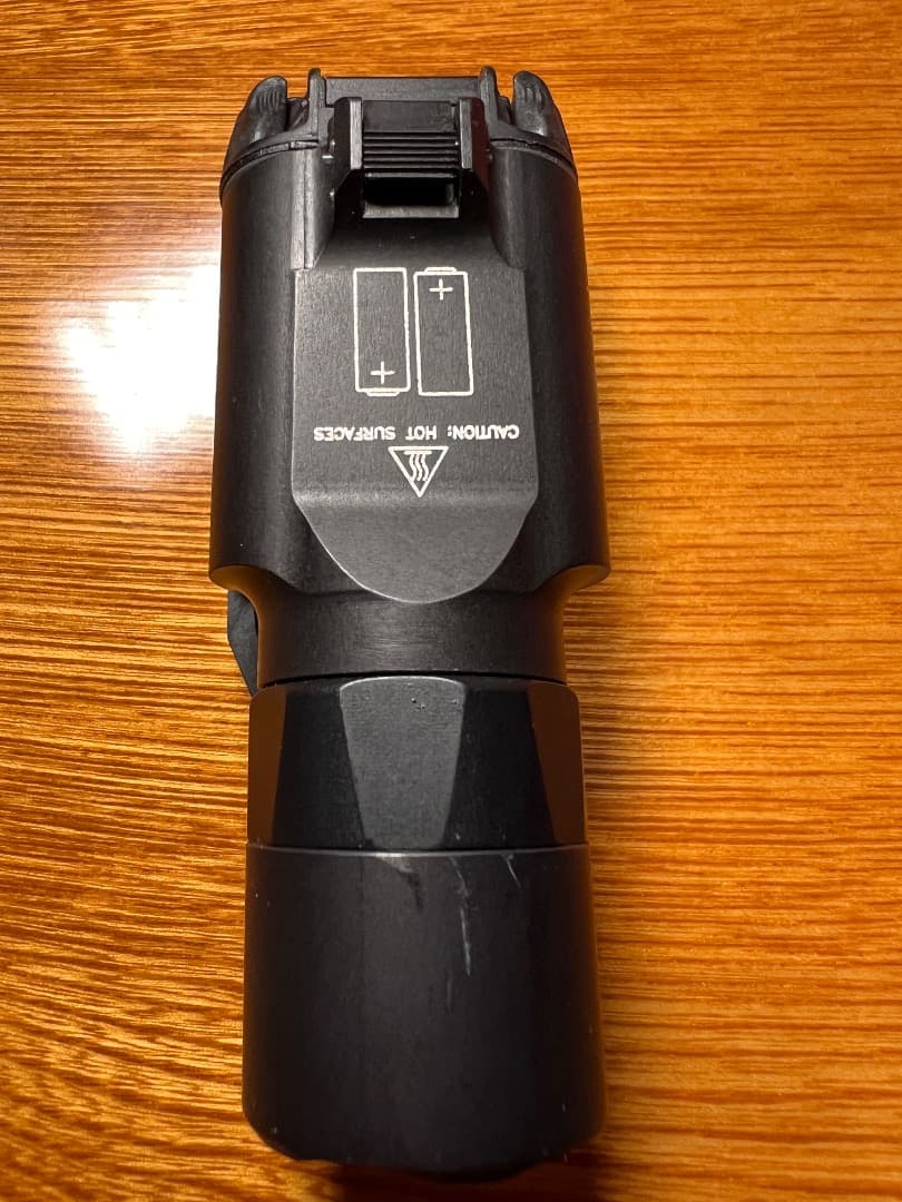 【実物】SUREFIRE X300 ULTRA LEDフラッシュライト