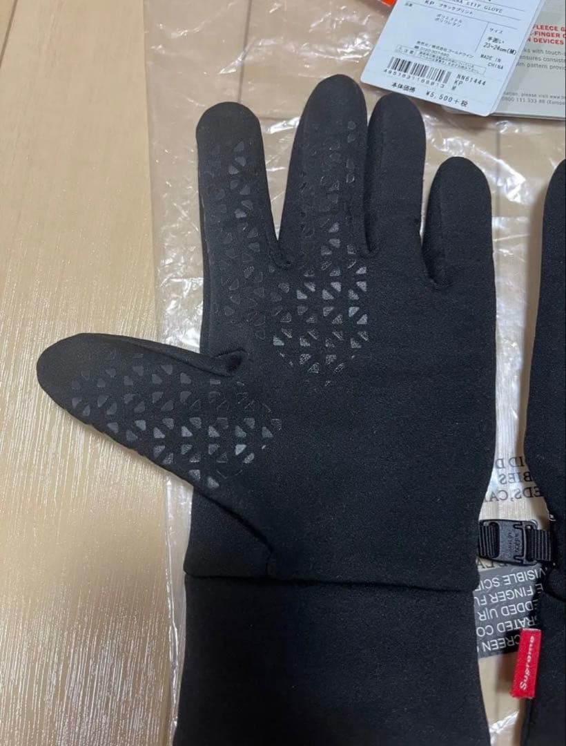 Supreme & North Faceバンダナ柄手袋