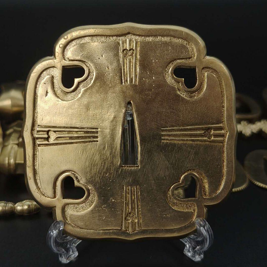 太刀金具　太刀拵　五三の桐　刀鍔目貫はばき切羽目釘鐺柄鞘　金具　金工品　刀剣美術