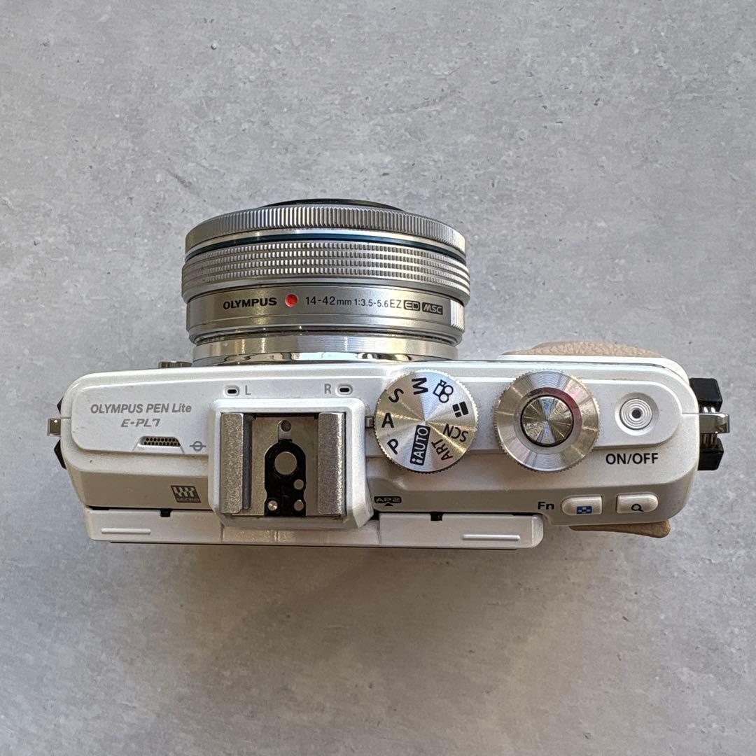 【美品】OLYMPUS PEN Lite E-PL7ミラーレスカメラ