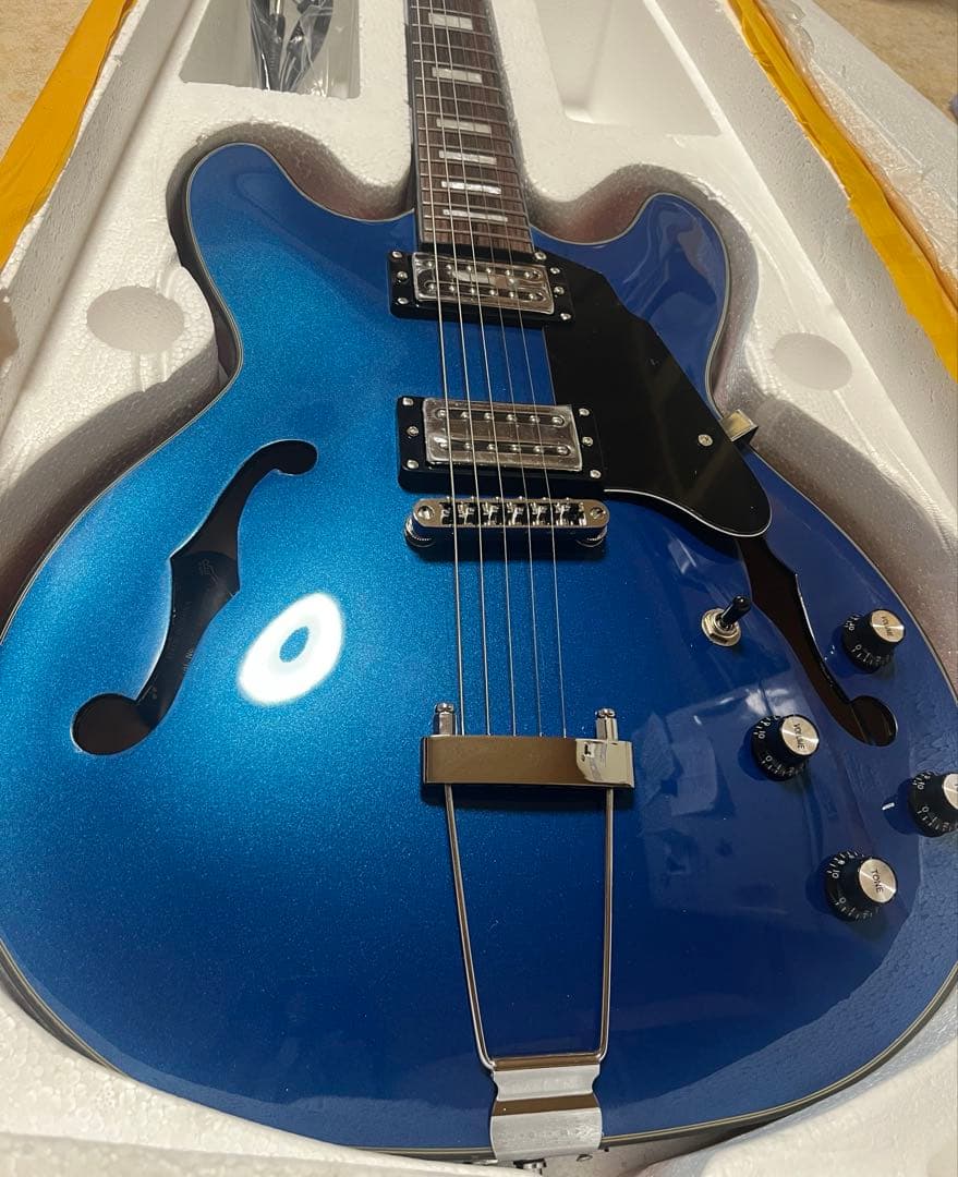 セミホロウボディ ステンレスフレット メタルフィニッシュ(ブルー)