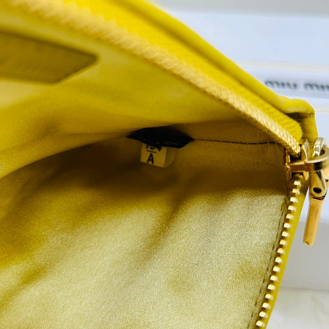 ミュウミュウ[希少カラー]マテラッセL字ラウンドファスナー財布ケース