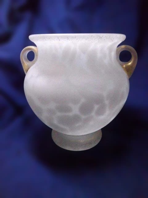 マーブル模様の持ち手付きガラス壺