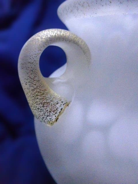 マーブル模様の持ち手付きガラス壺