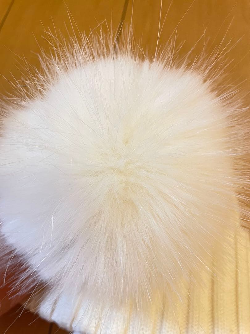 ✨新品未使用⭐️モンクレール　レディースニット帽 ファー付きポンポン