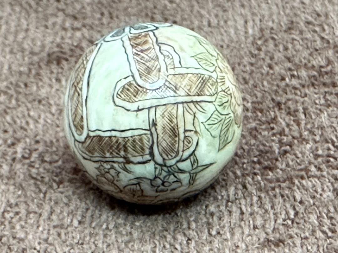 和装小物　緒締め　アンティーク　天然素材　細密彫刻　鯨の歯