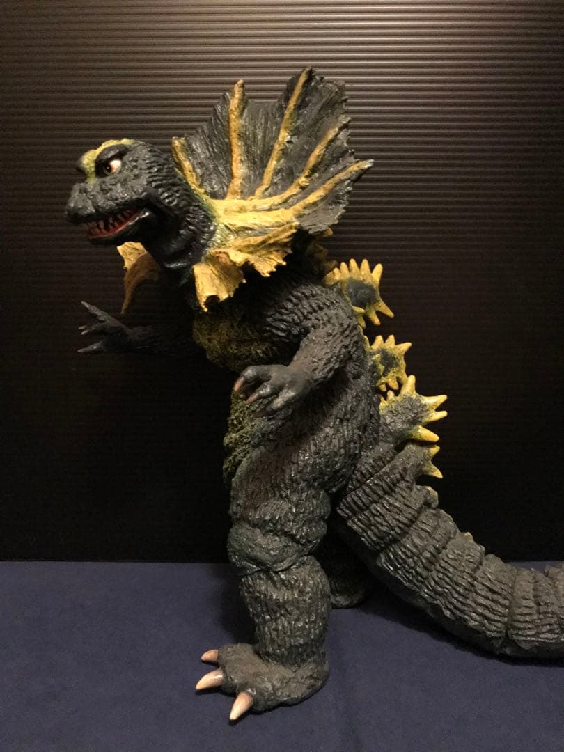 ファルシオン エリ巻き怪獣ジラース 1/150 ソフビモデルキット完成品
