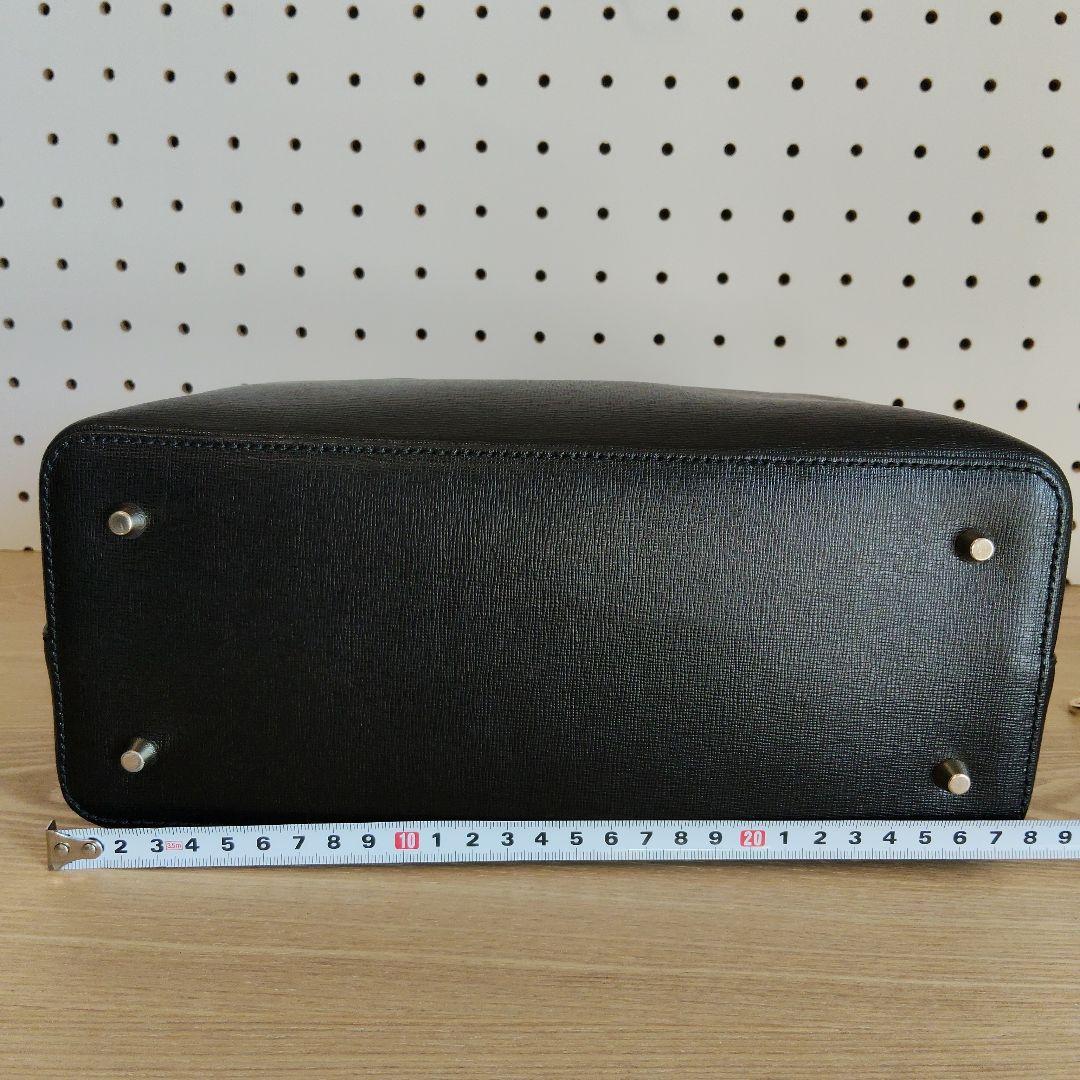 FURLA ブラック ハンドバッグ ショルダーストラップ付き