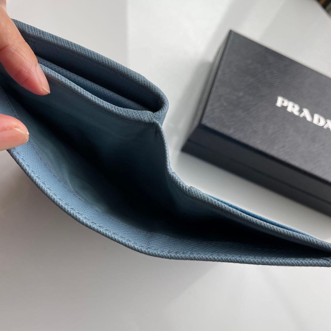 ★PRADA★正規品　二つ折り財布 バイカラーブルー