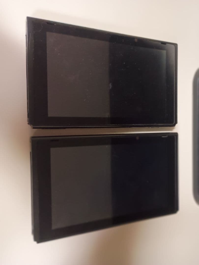 Nintendo Switch 本体2台 青と赤のJoy-Con付き