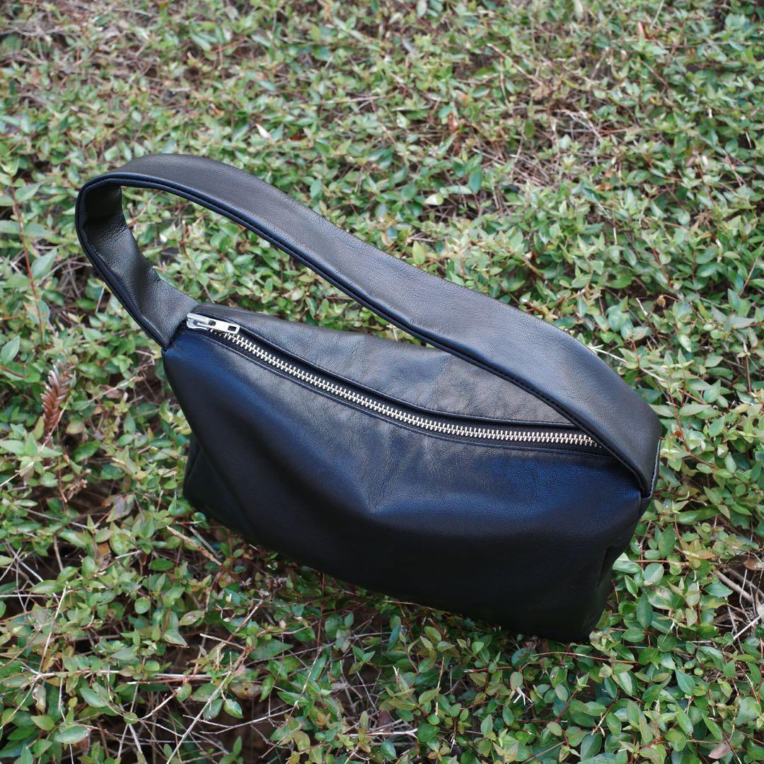 KEESE レザートートバッグ ハンドバッグ Mサイズ レディース ブラック 黒