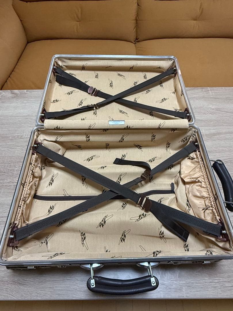 美品 リモワ　クラシックフライト　35L キャビン　機内持ち込み クラシック