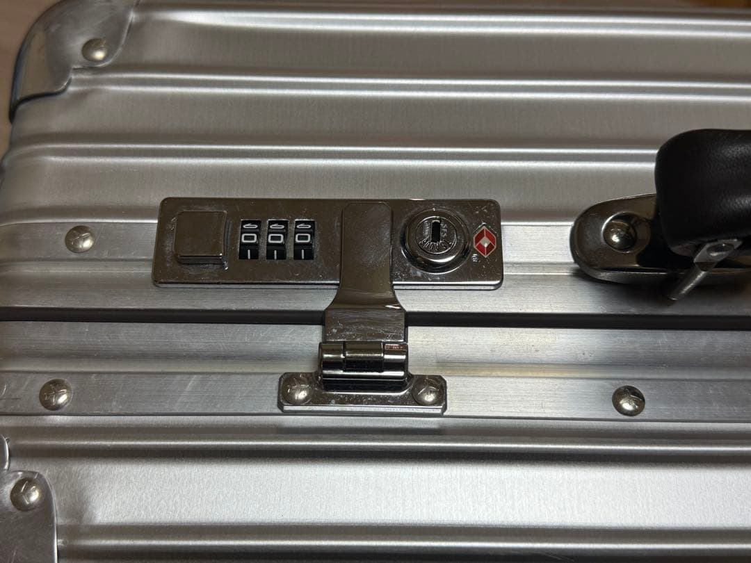 美品 リモワ　クラシックフライト　35L キャビン　機内持ち込み クラシック