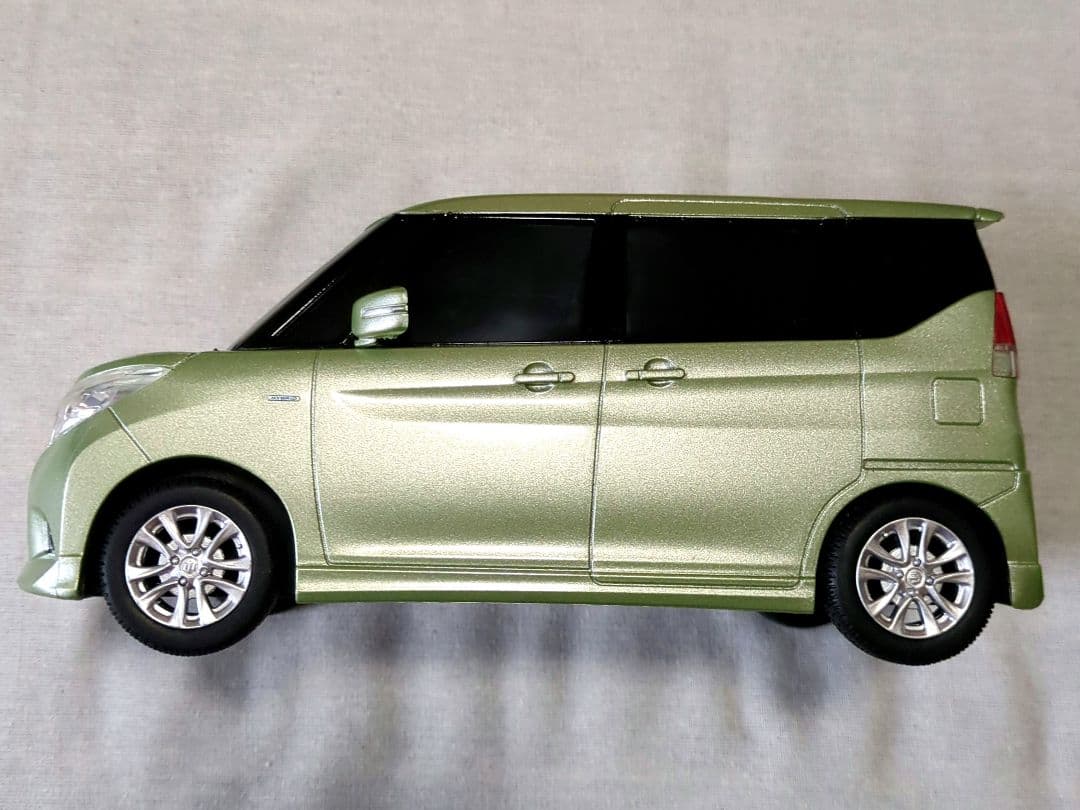 スズキ新型 SOLIO 　グリーン　[非売品]　サイズ 11cm×21.5cm