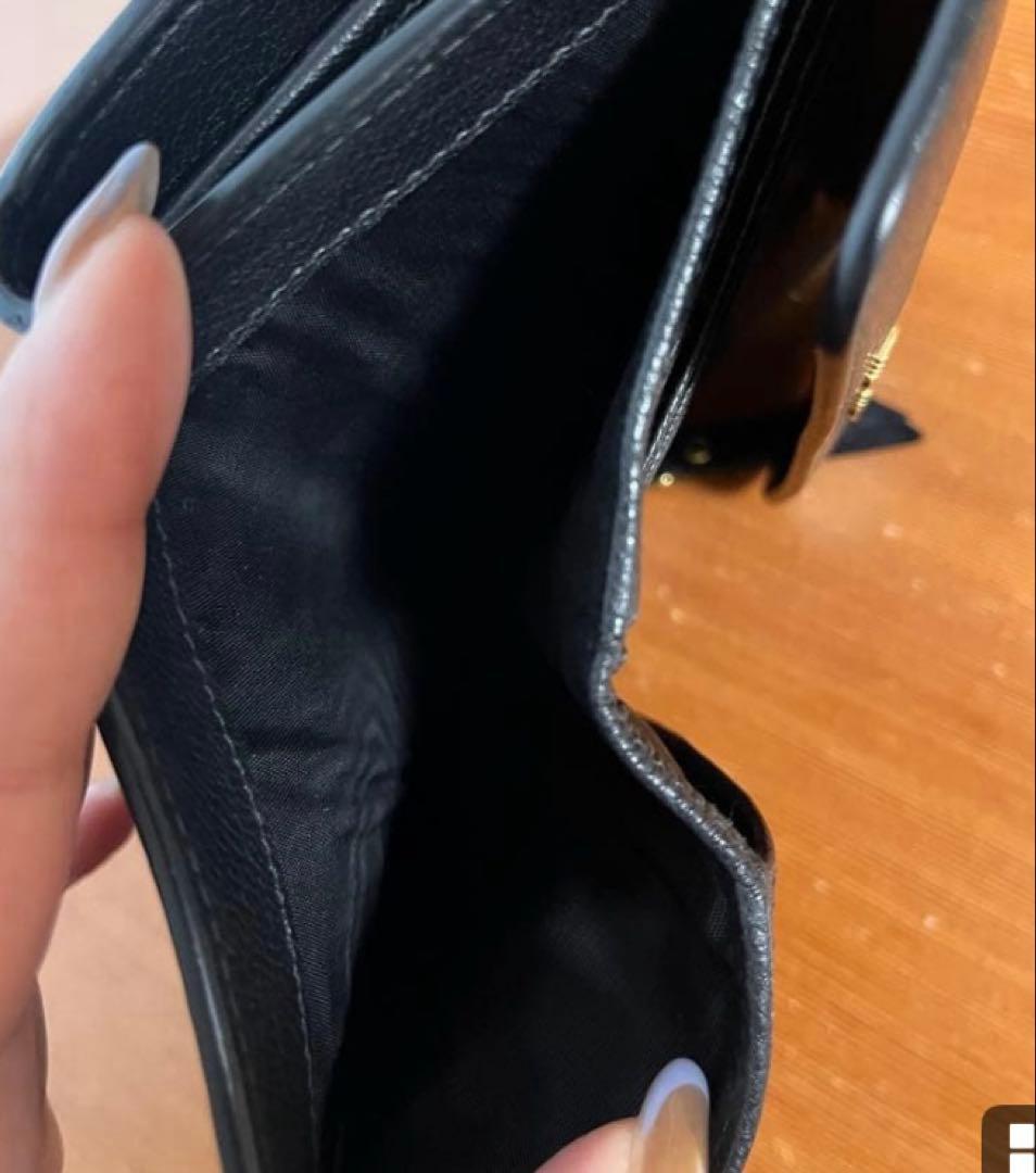 miumiu 三つ折り財布