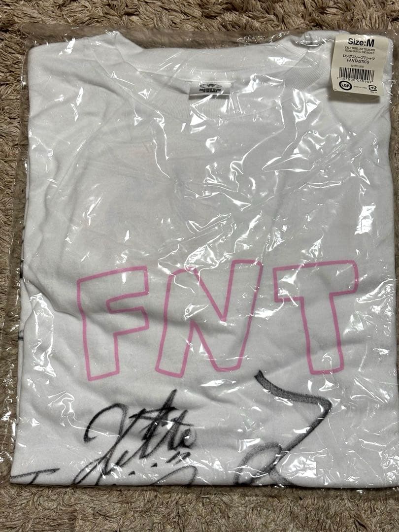 FANTASTICS直筆サイン入りTシャツ