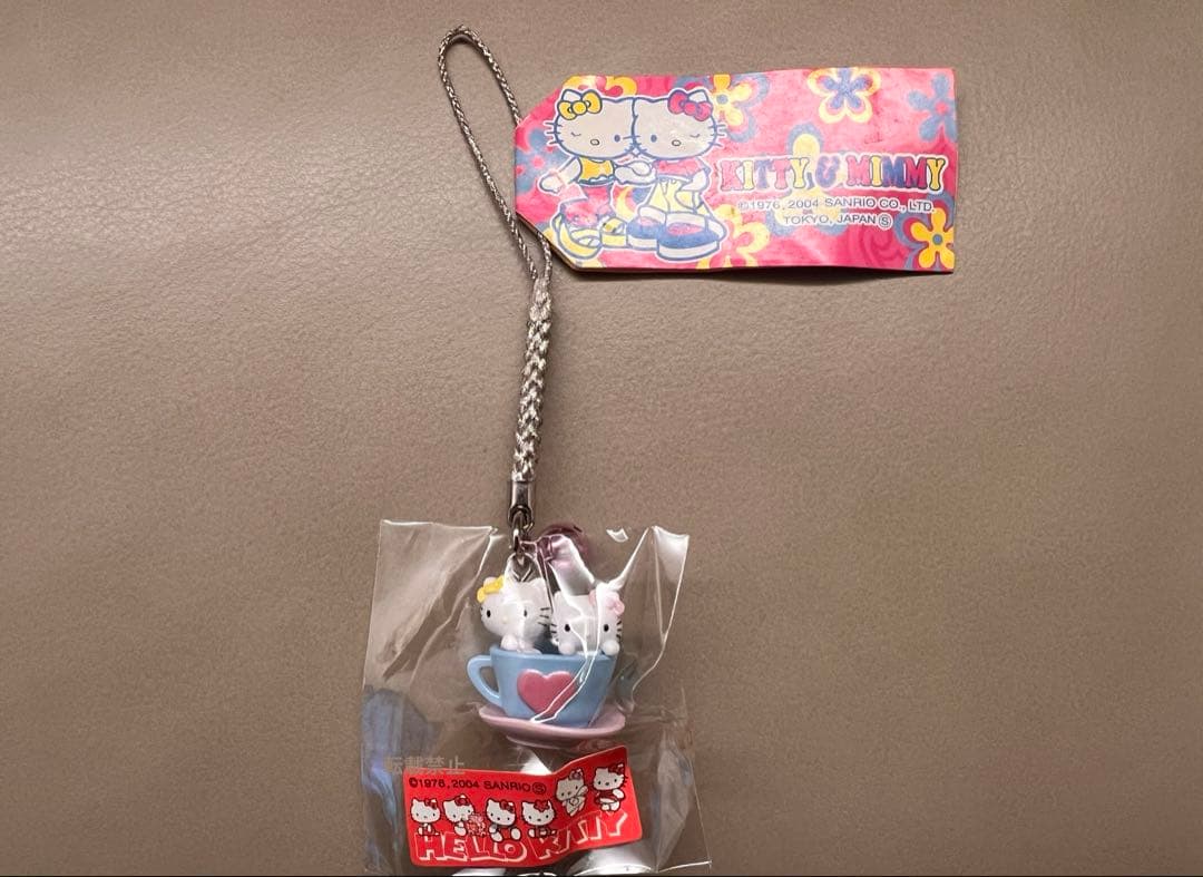 激レア【ご当地キティ】キティ　ミミィ　遊園地　コーヒーカップ　根付け　ストラップ