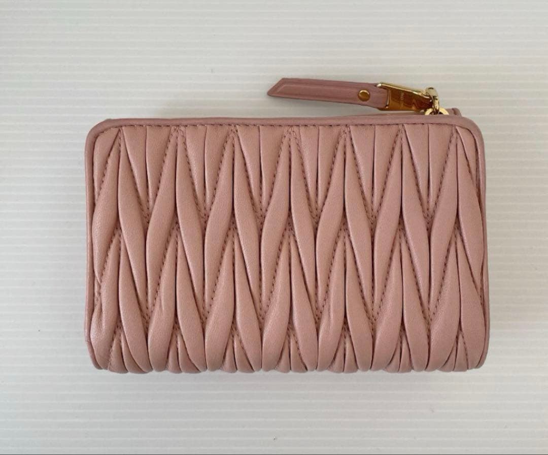 さ*ら様 【美品】miumiuミュウミュウマテラッセL字ファスナー折り財布
