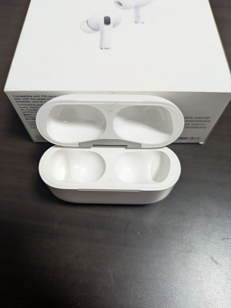 サッカー　AirPods Pro 第2世代 USB-C