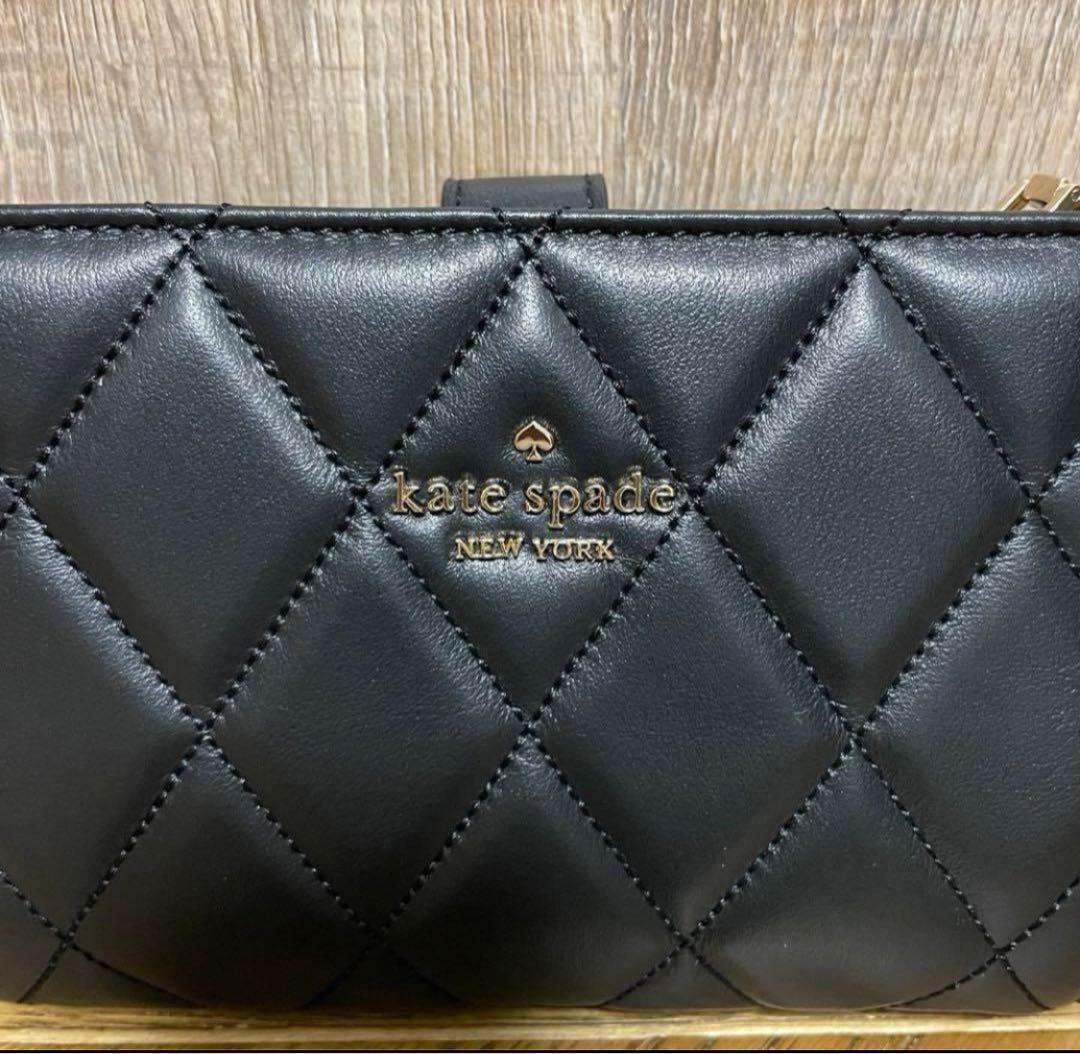 新品✨Kate spade キルティング財布 2つ折り　ブラック　人気カラー