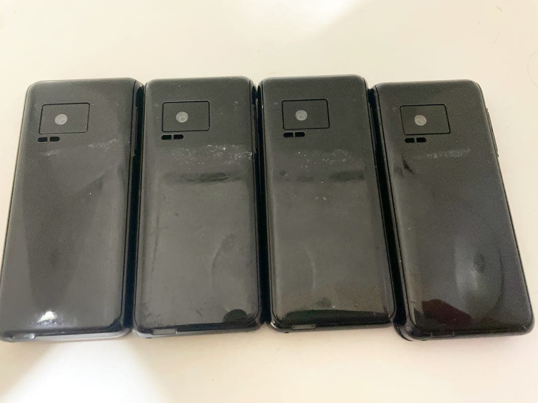 P-01J ガラケー　Panasonic docomo 4台まとめ売り