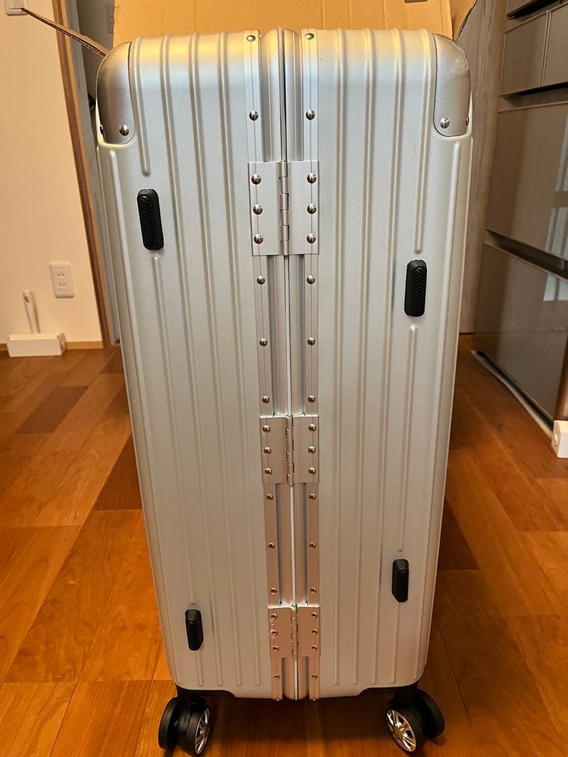 シルバー キャリーケース 大型　7泊〜10日用