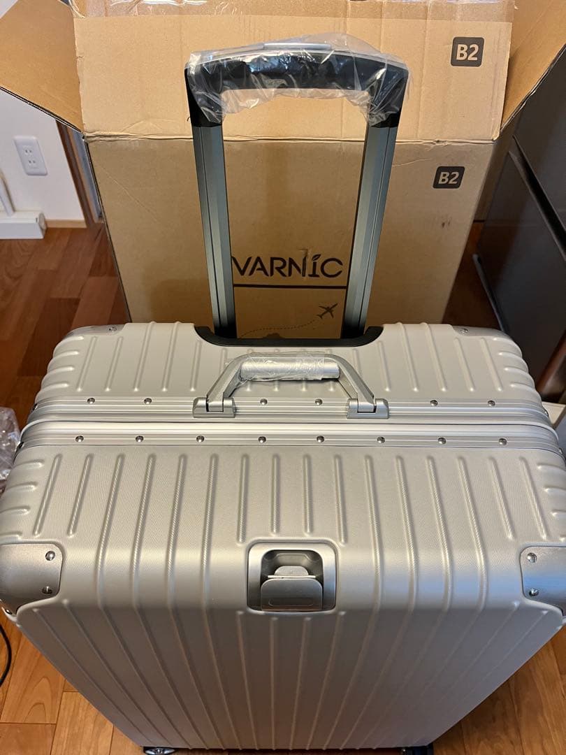 シルバー キャリーケース 大型　7泊〜10日用