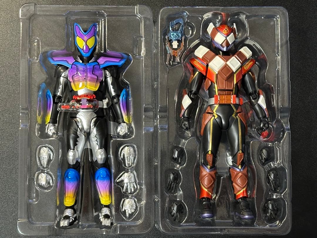 S.H.Figuarts 仮面ライダー ガヴ & ヴァレン セット