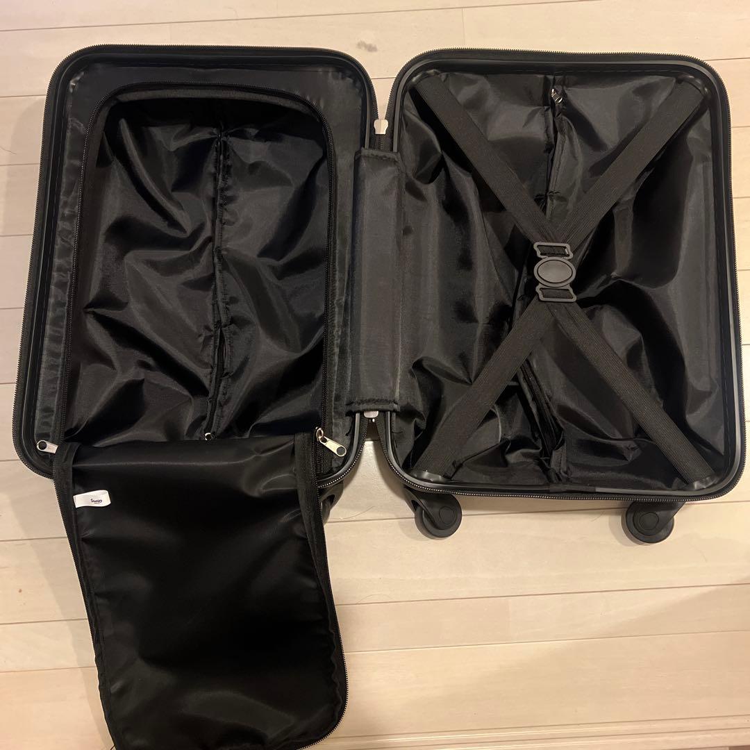 サンリオ　1番くじ　キャリーケース　フルーツ柄