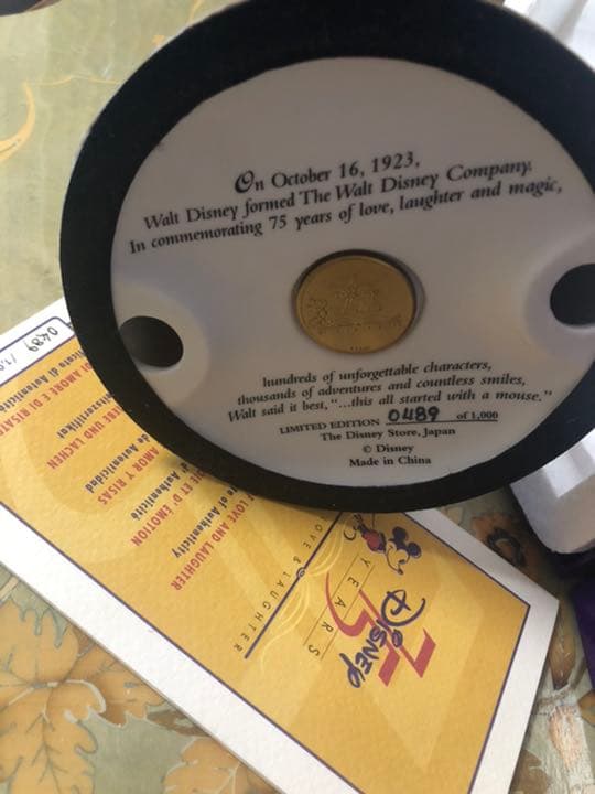 ディズニー生誕75周年記念　1000個限定　ミッキーマウス陶器フィギュア