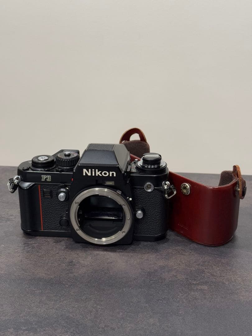 Nikon F3 ボディ　ケース付き