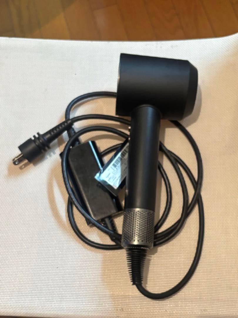 ダイソン Dyson Supersonic Ionic ブラック ヘアドライヤー