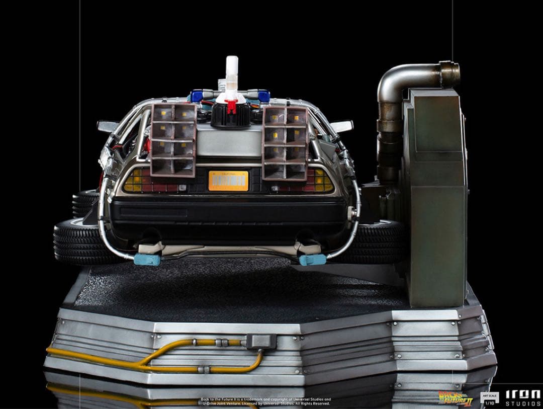 バックトゥザフューチャー２アートスケール１／１０スケール　デロリアンタイムマシン