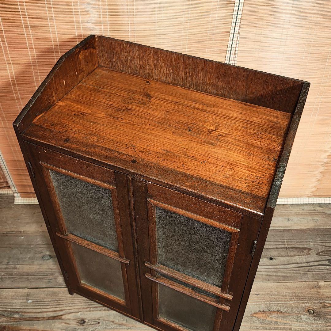 ガラス扉の棚　食器棚　本棚　昭和レトロ　古家具