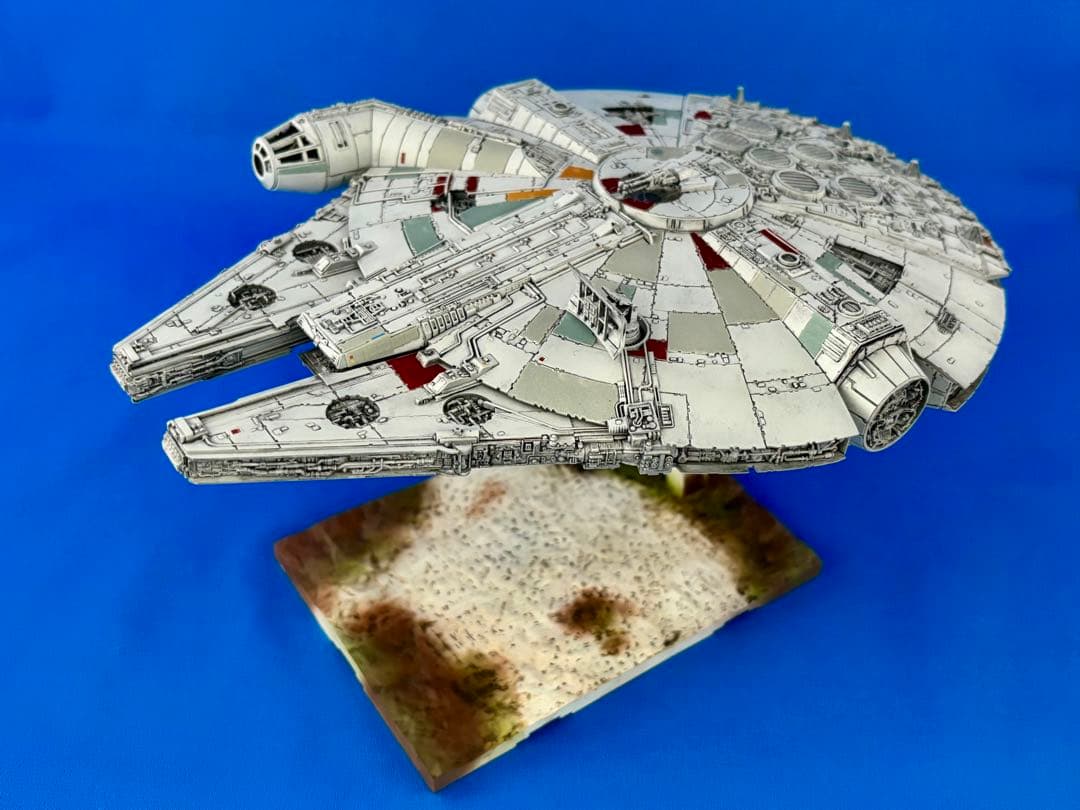 バンダイ 1/144 ミレニアムファルコン 最後のジェダイ完成品　整理番号3