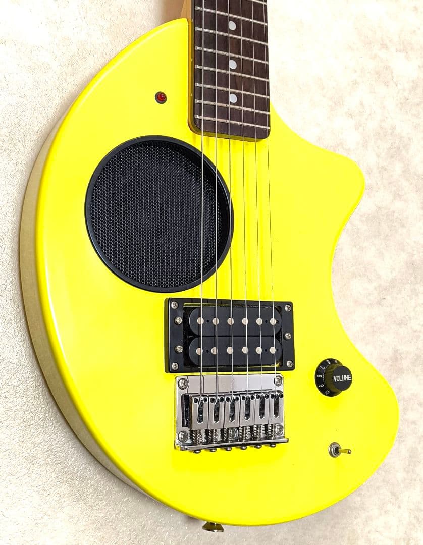 【超美品】ZO-3 イエロー アンプ内蔵ミニギター 専用ケース付 ぞーさん
