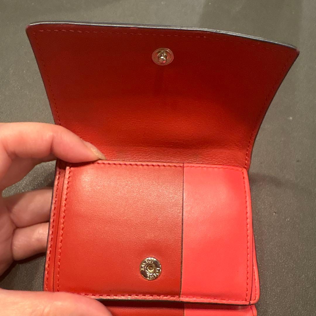 ロエベ LOEWE レザー三つ折り財布 赤 ピンク