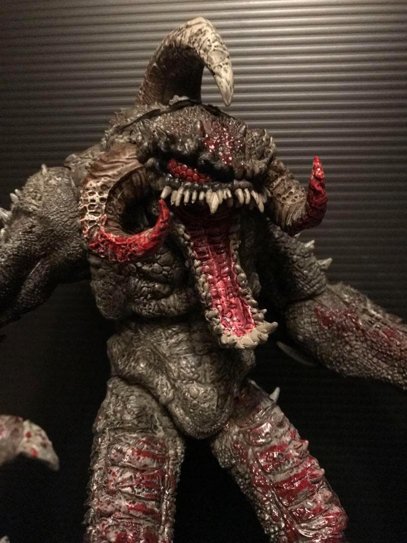 新品未開封！マクファーレントイズ 「スポーン」バイオレーター 通常版フィギュア