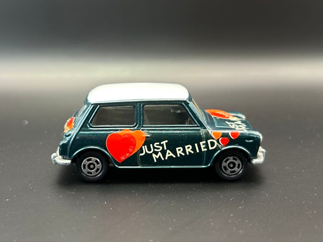 レア tomica ミニクーパー トラフィック JUST MARRIED
