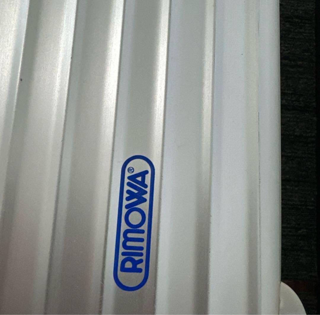 リモワ　トパーズ　青ロゴ　廃盤　希少な2輪キャスター　クラシックフライト　訳アリ