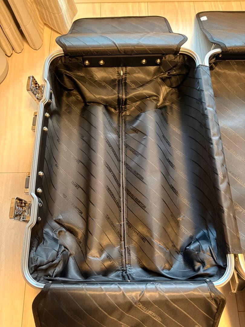 ゼロハリバートン　二輪　美品