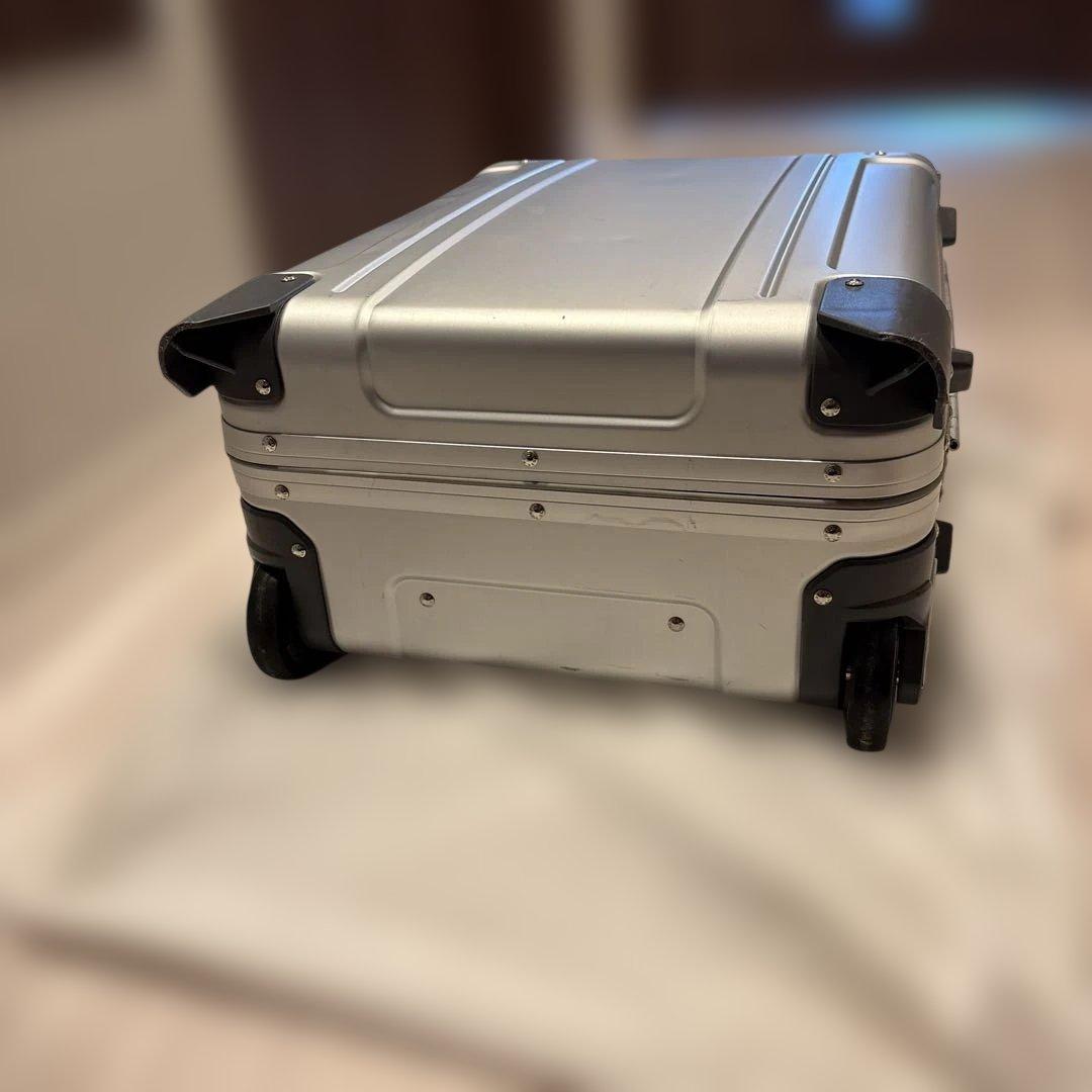 ゼロハリバートン　二輪　美品