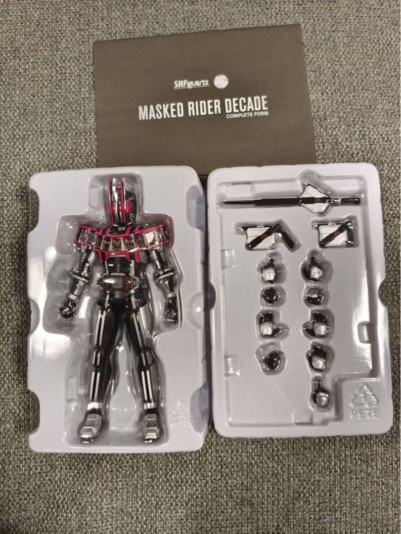 S.H.Figuarts真骨彫製法 仮面ライダーディケイド コンプリートフォーム