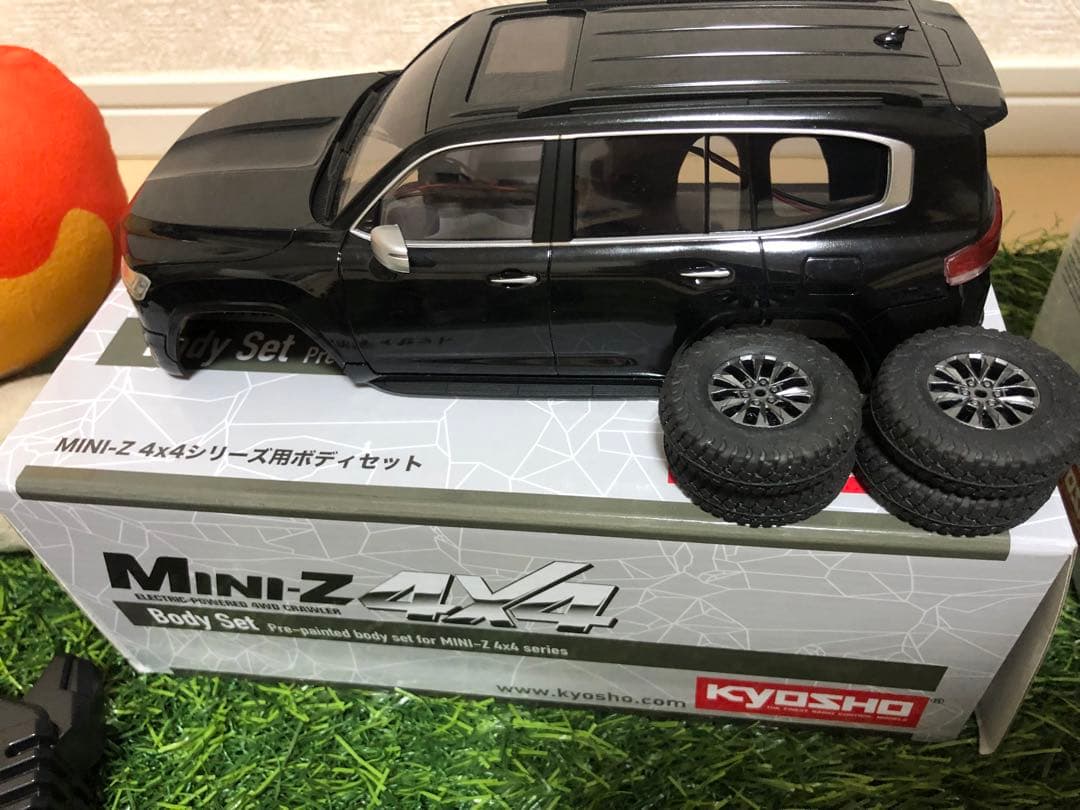 ミニッツ4×4 APIOジムニー　ランクル300