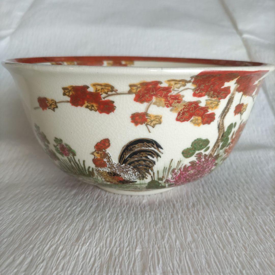 『鶏と紅葉の模様の陶器』工芸品・観賞用